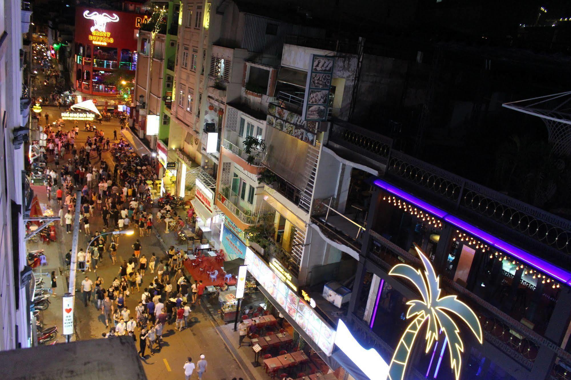 Vintage Hostel Saigon Хошимин Экстерьер фото
