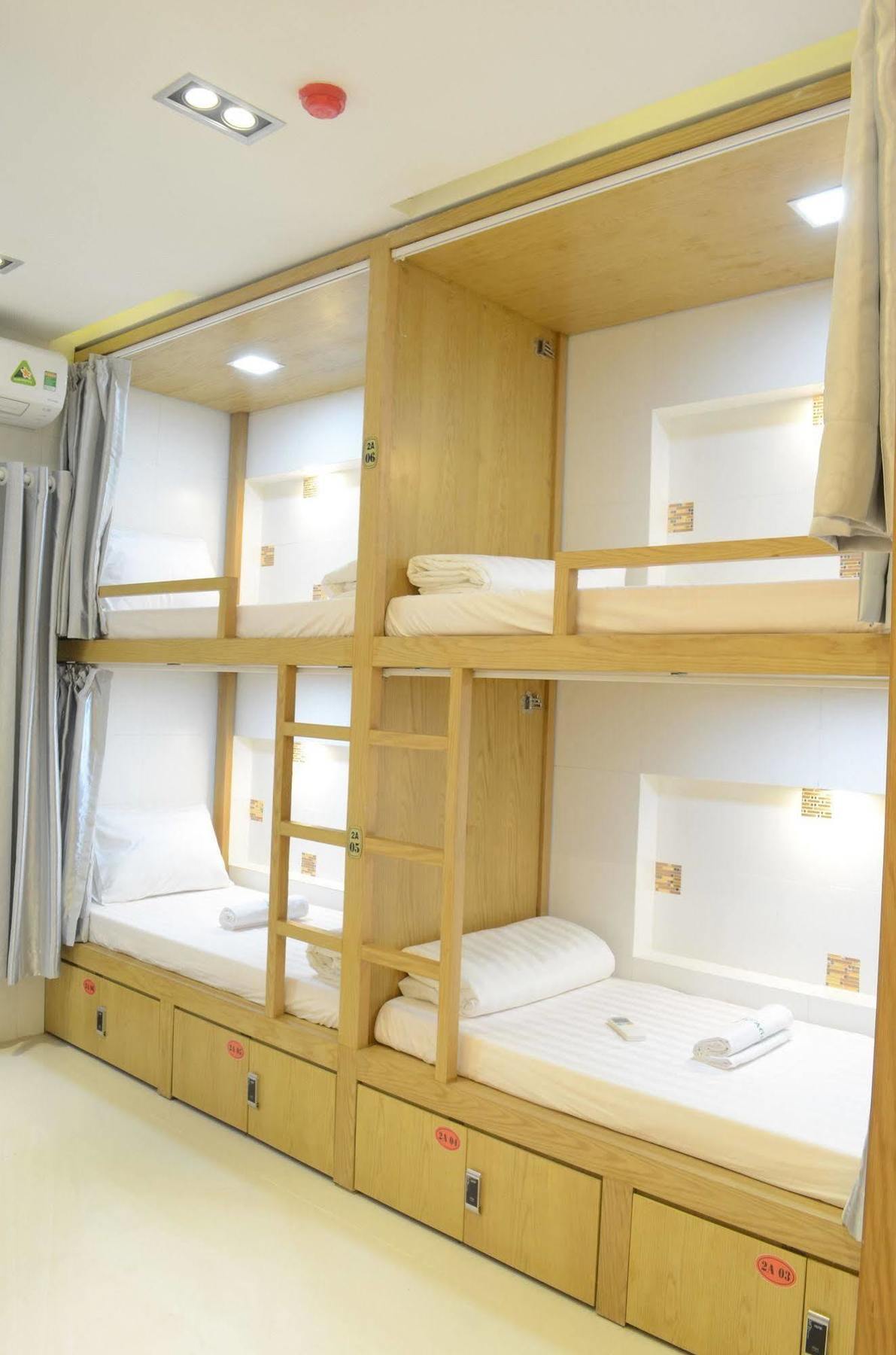 Vintage Hostel Saigon Хошимин Экстерьер фото