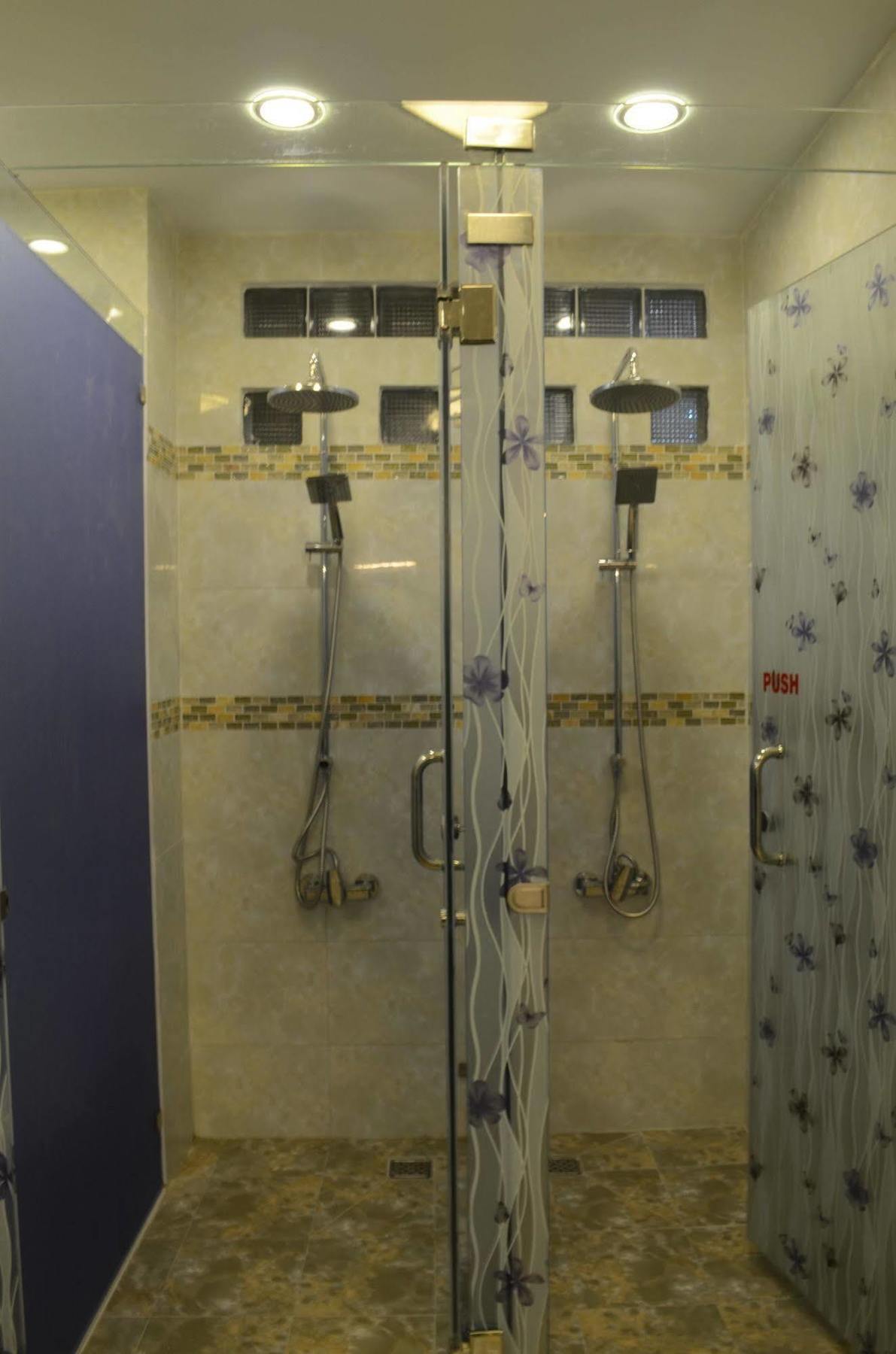 Vintage Hostel Saigon Хошимин Экстерьер фото